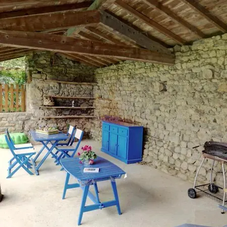 Renove Avec Cheminee Et Jardin A 15 Km Des Pistes De - Fr-1-496-9 *
